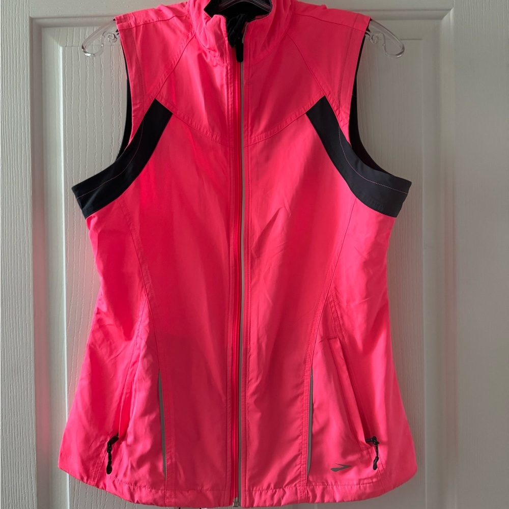 Brooks Women's Bright Pink Vest